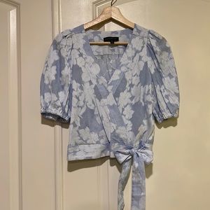 Banana Republic XS blouse light blue bow detail summer spring floral